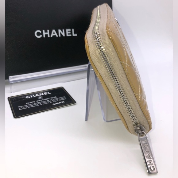 Chanel Maltelasse Patent Gold Quilted Organizer Wallet Clutch Zip Around CC - Picture 13 of 16